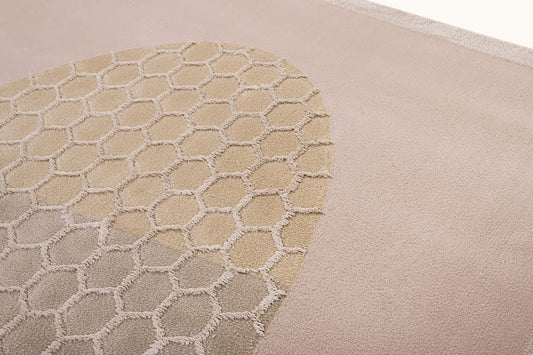 Honeycomb Blush Gold Hand Tufted Carpet – view 2